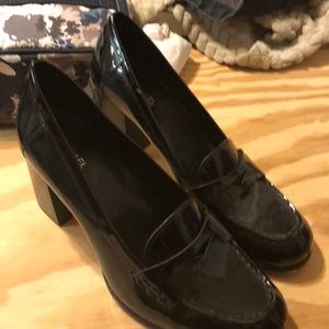 MICHEAL MICHEAL KORS LOAFER STYLE HEELS SZ. 9.5